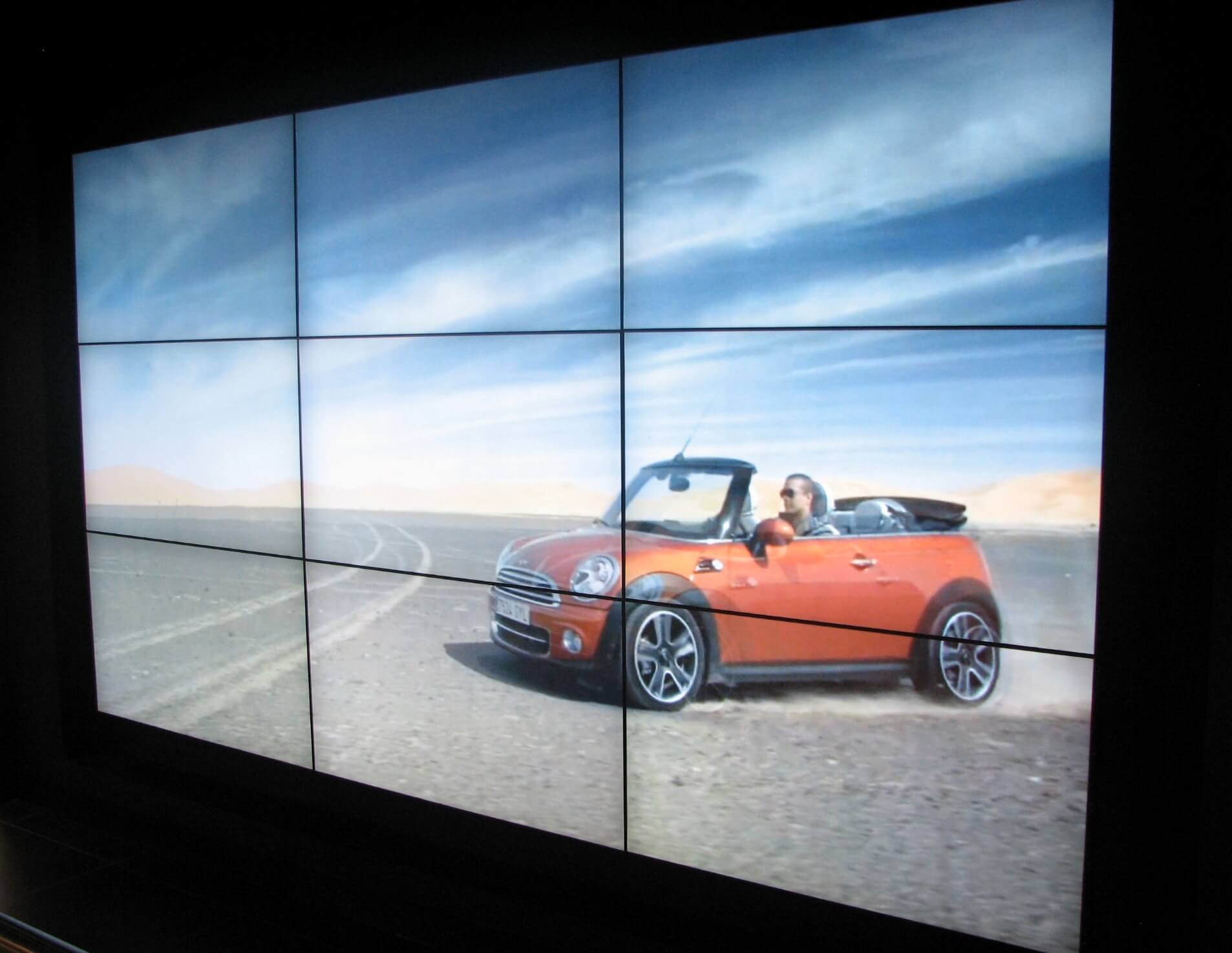 large-video-walls-by-Aprios-AV-for-Mini-Park-lane
